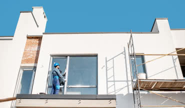 Nowy balkon w starym budynku. Jak pozbyć się strat ciepła przy renowacji?